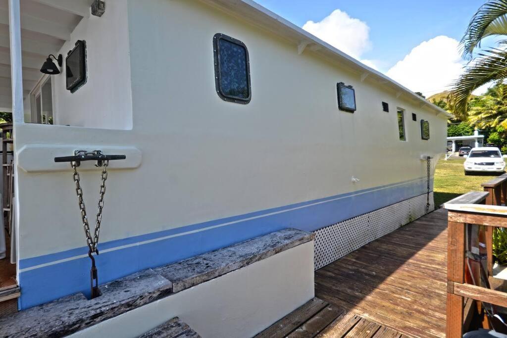 Queen Malesso Houseboat Villa Merizo Exterior photo