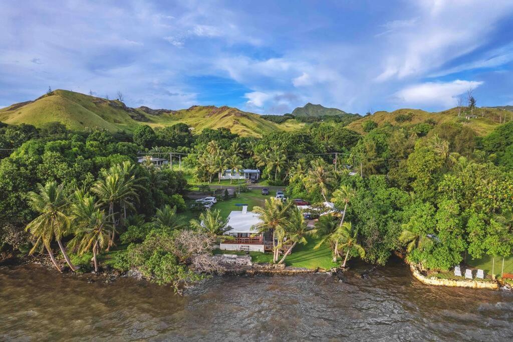 Queen Malesso Houseboat Villa Merizo Exterior photo